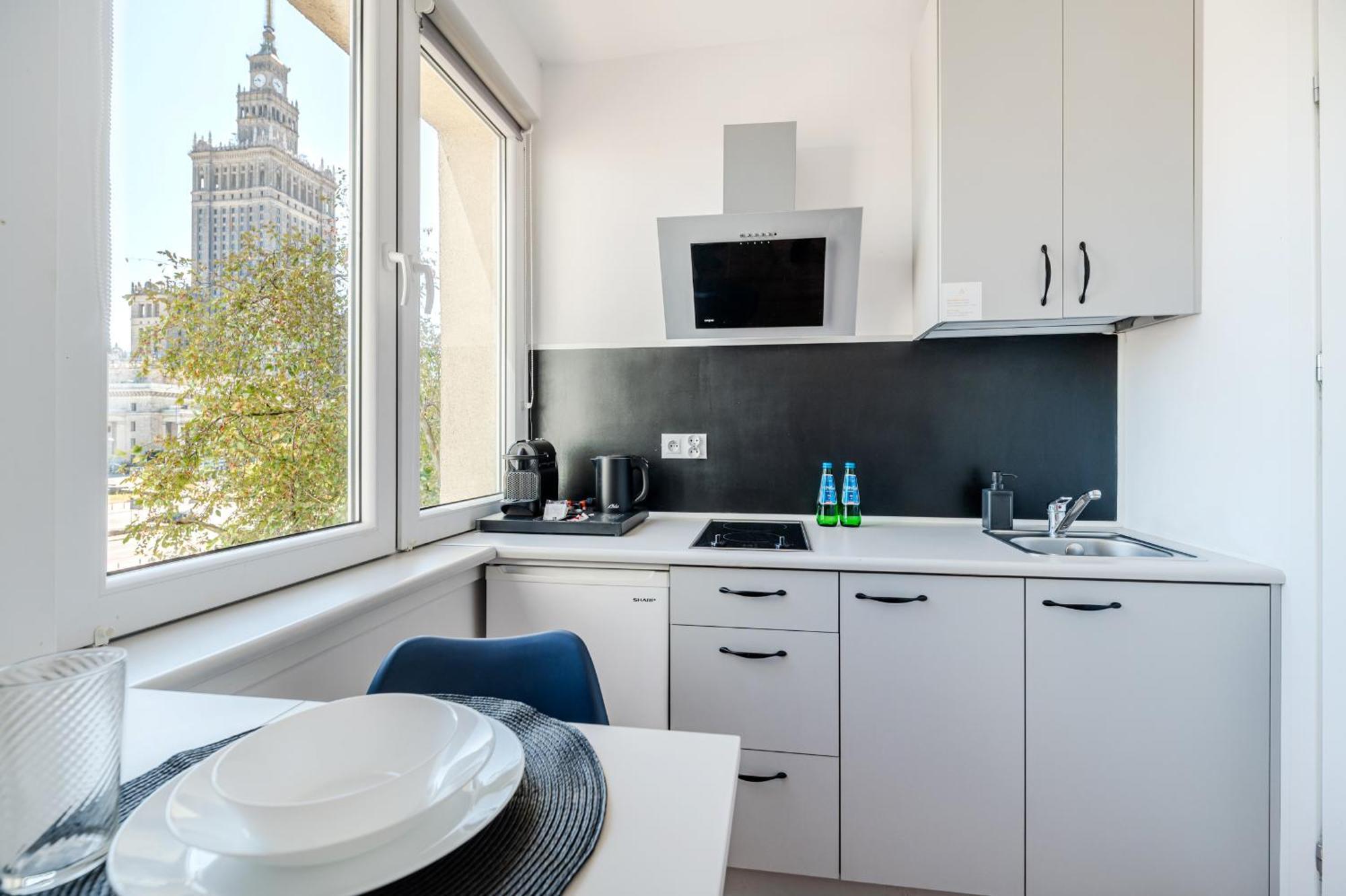 Apartments Centre By Arrenda Warschau Buitenkant foto