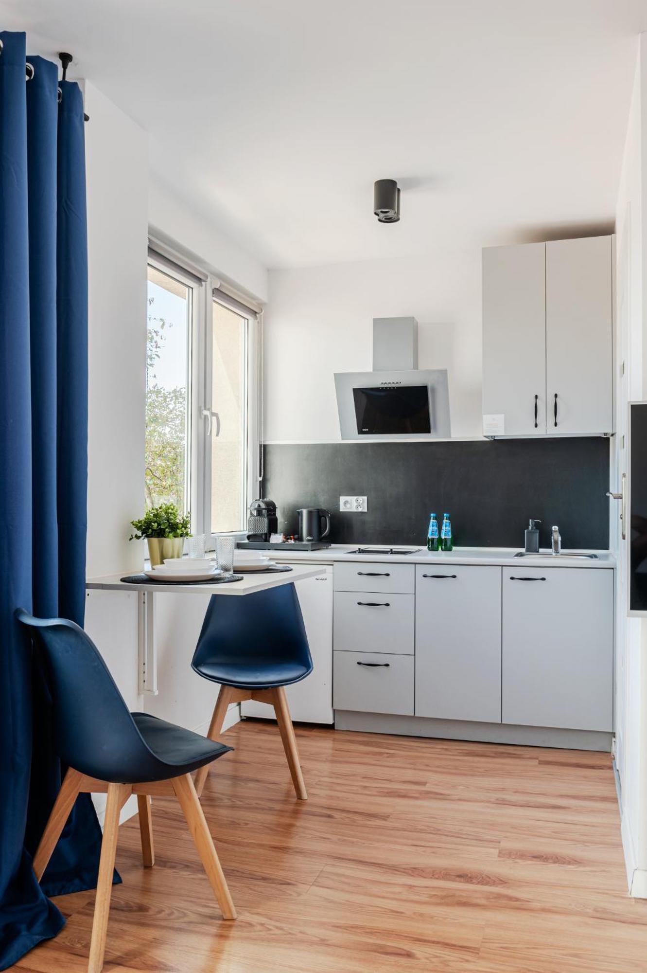 Apartments Centre By Arrenda Warschau Buitenkant foto